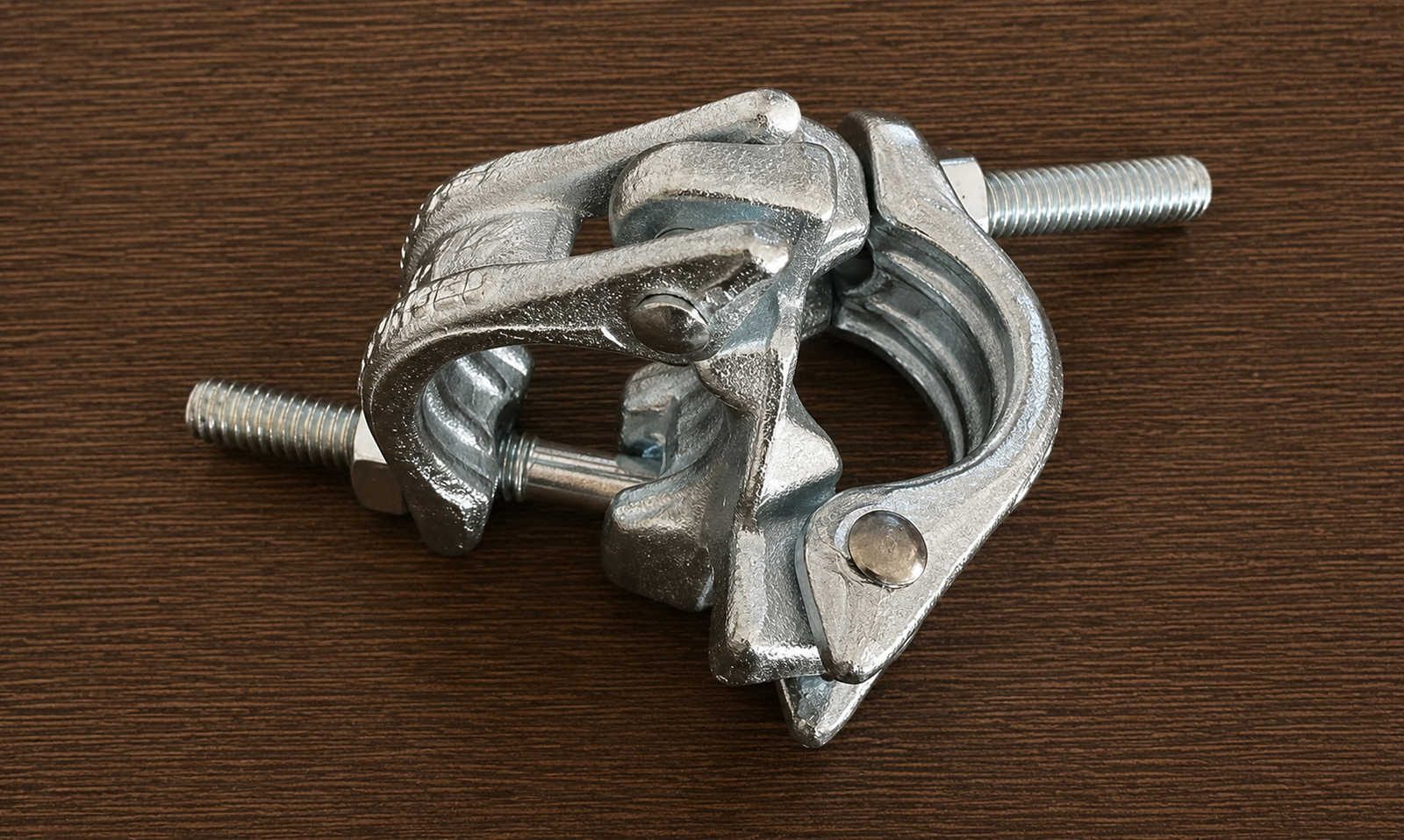 Swivel clamp